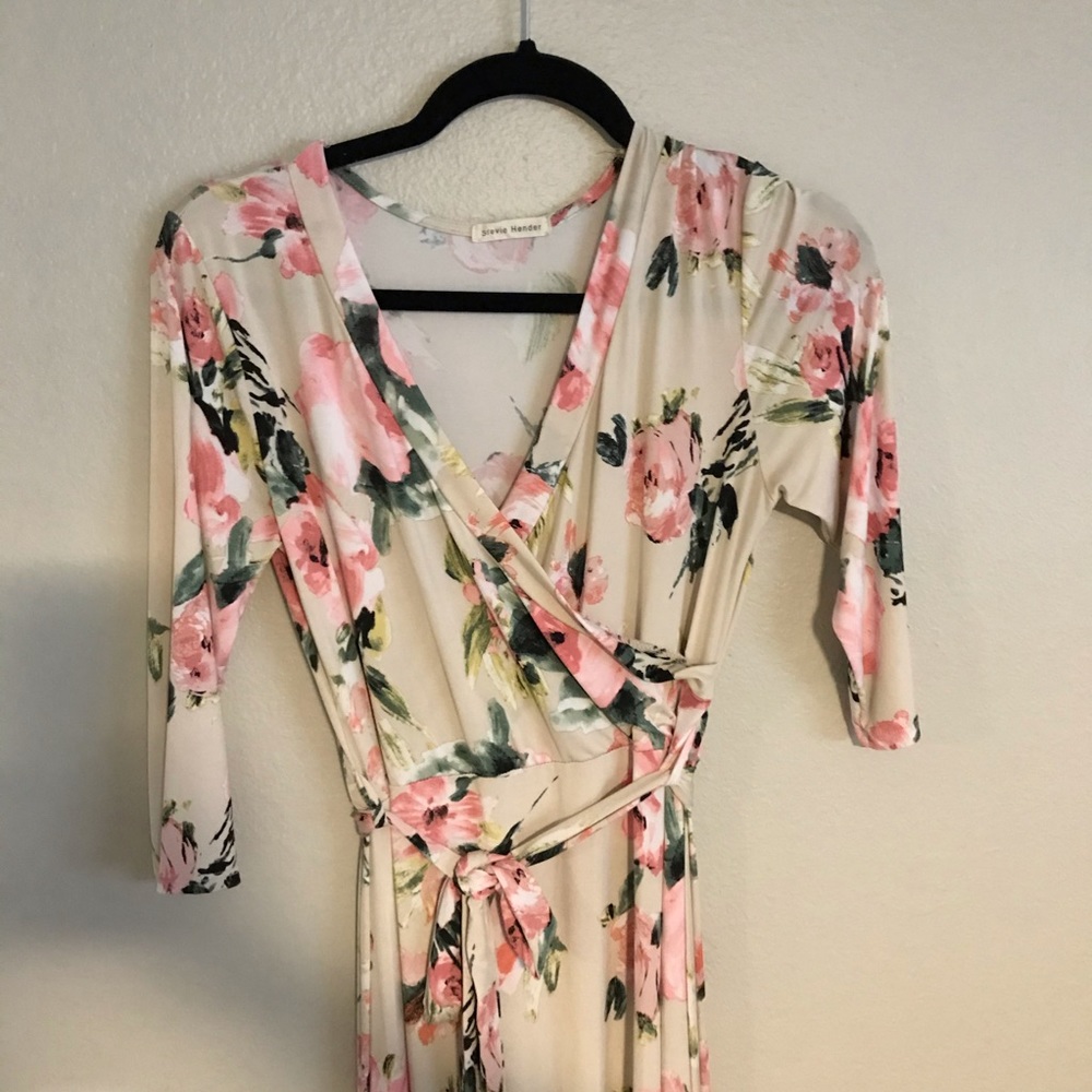 Beautiful floral maxi dress.